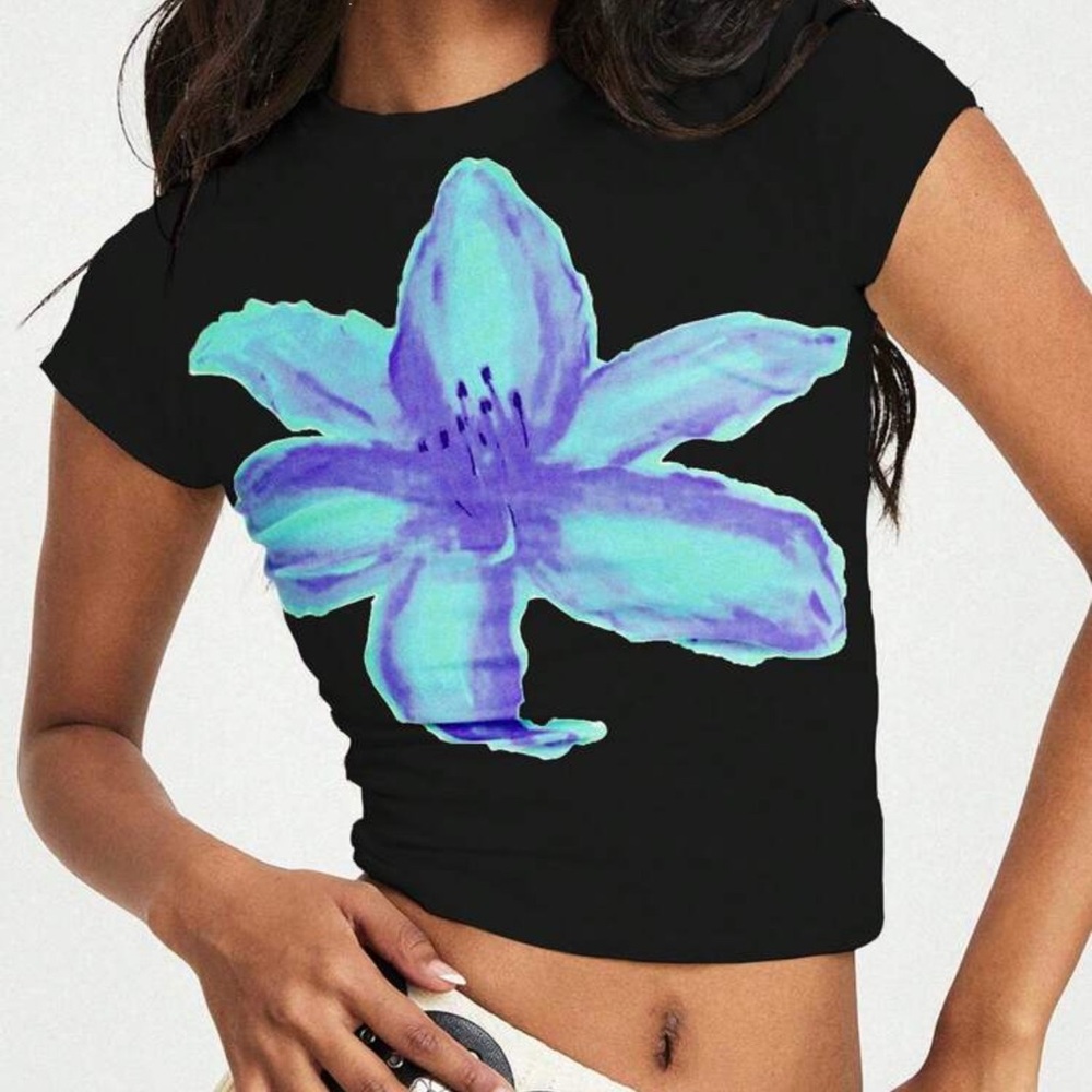 SHEIN Black Graphic Crop T-Shirt Fitted